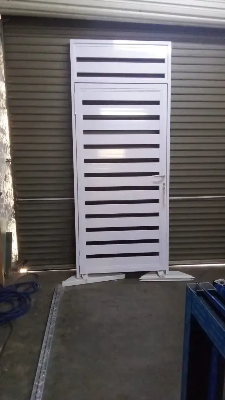 Garden Route aluminium gate installation